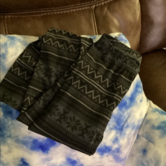 Old navy leggings - Picture 2 of 3